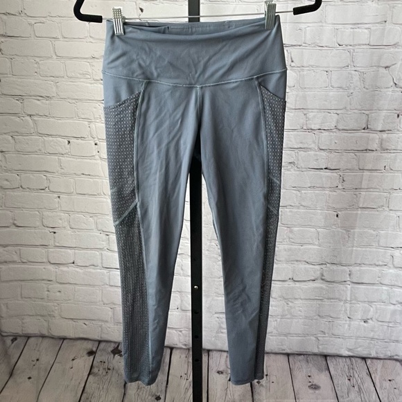 Victoria's Secret Knockout Leggings Grey Size Small - Picture 1 of 3